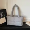 Diseño de Nicho Bolso de Plumas Bolso Tote para Mujer Hombro Único Gran Capacidad Simple para Viajes Diarios 2026 Nuevo Casual para Viajes Diarios Bolso de Axila