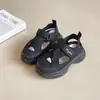 Sandalias de Niña Estilo Coreano 2026 Verano Nuevo Modelo Zapatos de Malla Transpirables Elegantes de Suela Suave para Niños Mayores Sandalias Deportivas