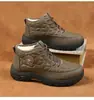 Nuevos zapatos de algodón para hombre otoño e invierno 2026, forrados de felpa y engrosados, zapatos de algodón de punta redonda, modernos y versátiles para hombre, al por mayor
