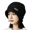 Touca de tricô feminina para outono e inverno com forro de fleece, quente e estilosa, versátil e perfeita para cobrir a cabeça no tempo frio; disponível para atacado