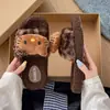Novas Pantufas Peludas com Estampa de Leopardo para Mulheres Fofas de Outono e Inverno para Casa Internas Antiderrapantes de Algodão para Mulheres Atacado de Supermercado