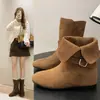 Botas Curtas Retrô de Cano Curto para Mulheres Sola Plana de Calçar Estilo Coreano Outono/Inverno 2026 Novas Botas de Couro Moda Camurça Cano Médio Macias