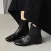 Botines Chelsea de piel de vaca lavada de alta calidad muy versátiles Otoño/Invierno 2026 tacón bajo grueso punta redonda piel genuina slip-on tobilleros para mujer