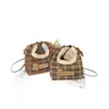 Bolso Pequeño de Felpa a Cuadros Nuevo para Mujer, Bolso de Hombro Cruzado Versátil Estilo Coreano, Bolso de Mano con Adorno de Oso Lindo, Venta Directa de Fábrica