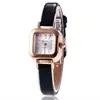 Reloj Cuadrado Pequeño de Correa Fina Estilo Coreano Lujo Ligero, Reloj para Mujer con Temperamento Artístico Retro, Versátil de Cuarzo de Alta Estética para Examen Venta al por Mayor