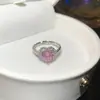 Anillo Abierto de Corazón con Circonita Ultra Brillante Bañado en Oro Real de 18 Quilates Estilo Niche de Alta Gama Joyería Francesa Vintage para Mujeres