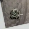 Nuevos Accesorios de Trébol de Cuatro Hojas Completamente Diamantados Pendientes Retro Super Brillantes Pasador de Pelo Ropa Accesorios DIY Accesorios Vestidos de Oro Viejo