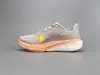 Los tenis para correr Pegasus 42, con una suela de amortiguación de aire de longitud completa, están diseñados tanto para hombres como para mujeres y están disponibles exclusivamente para ventas transfronterizas como calzado deportivo.