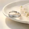 Marca Atemporal de los Años: Anillos Abiertos para Pareja, Minimalistas y de Alta Gama, Regalo de San Valentín, Suministro al por Mayor
