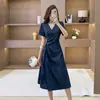 En stock, vestido de mezclilla de manga corta, de longitud media, con cuello, adecuado para ir al trabajo, estilo romántico francés, de cintura alta, estiliza la figura, elegante