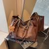 Bolsa Casual Retro de Ombro Grande Capacidade para Uso Diário Feminina Moda Outono e Inverno 2024 Bolsa Tote Nicho