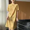 Vestido retro estilo chinês com gola alta abotoado para mulheres, novo vestido cheongsam estampado de manga curta primavera-verão, elegante vestido de comprimento médio