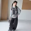 Conjunto de Outono para Meninas Estilo Academia 2026 Novo Conjunto de Três Peças para Crianças Estilo Coreano Crianças de Meia-Idade e Mais Velhas Colete Calça de Trabalho Calça Casual
