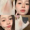 Rubor de Luz Suave para una Mejilla Besable, Atmósfera de Vitalidad Primaveral, Acabado Mate Natural, Rubor Crema Triturado Iluminador y Mejorador del Cutis