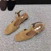 Sandálias Fechadas Estilo Francês Retrô para Mulheres, Novo Modelo Verão 2026, Sapatos Delicados para Noite com Salto Baixo (Kitten Heel) e Costas Abertas, Rasteirinhas com Fivela de Uma Tira