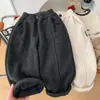 Pantalones Suaves de Terciopelo Talla Extra para Niños Otoño Invierno Ropa Infantil Espiga Estilo Británico Pantalones Casuales Monopieza para Niños Pequeños Pantalones Largos de Terciopelo