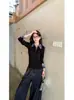 Camiseta de Manga Larga con Cuello de Camisa a Cuadros Falsa de Dos Piezas para Mujer, Nuevo Diseño Otoño e Invierno 2025, Top de Patchwork Único y Distintivo