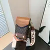 Bolsa Sencilla de Teléfono Móvil para Verano 2024 Nueva de Gama Alta a la Moda Bolso Cruzado Combinable con Todo Bolso de Hombro Elegante Bolso Cuadrado Pequeño