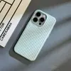 Patrón Corrugado Adecuado para Funda de Teléfono Apple 16, Apple 13 Año del Caballo iPhone 15 Pro Max Agujero Grande Pintura Metálica Funda Dura