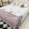 2026 Novo Modelo A-Grade 100% Algodão Capa de Cama Conjunto de Três Peças Capa de Cama Pura Algodão Tatami Acolchoada Espessa Lençol de Cama Floral
