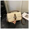 Fivela de cinto minimalista europeia e americana 2026 bolsa de mão casual de grande capacidade com nova textura, bolsa de ombro, bolsa transversal feminina pequena quadrada