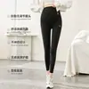 Leggings de maternidade com forro de fleece, design estilo tubarão, adequados para usar como peça externa no outono e inverno, amigáveis à pele, quentes, sem costura, de cintura alta e fornecem suporte para o abdômen. Calças de maternidade para o outono