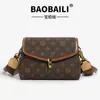 Bolsa Mensageiro de Luxo Leve para Presbiopia para o Dia a Dia Bolsa com Alça Larga no Ombro Feminina 2025 Nova Bolsa de Ombro Transversal Retro de Alta Qualidade