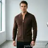 Suéter masculino de outono e inverno estilo americano de luxo leve, novo cardigã jaqueta de tricô com zíper e blocos de cor slim fit, suéter moderno de manga longa