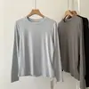 Camiseta de Manga Longa com Gola Redonda, Ombro Reto e Ombro Padrão, Macia e Grudenta, Estilo Coreano, para Mulheres, Nova Chegada de Outono, Roupa de Baixo, Alta Qualidade, Versátil, Camiseta Base