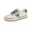 Zapatillas de entrenamiento versátiles de suela plana alemanas, nuevas zapatillas casuales con cordones estilo coreano para mujer estudiante 2026 estrella para exteriores para otoño