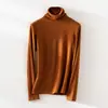 Nova coleção outono e inverno: top base de malha dupla face em fleece, Meiya, acetato e lã para mulheres, corte justo, com gola plissada