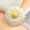 Broche de rafia tejida a mano de tres capas con diseño de girasol para mujer, estilo bohemio festivo, accesorios para pendientes al por mayor
