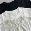 Camiseta Blanca de Manga Corta de Verano para Mujer, Estilo Minimalista con Parches de Diseñador, Cuello Redondo, Top Casual Holgado y Versátil para Verano