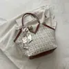 Bolsa de cuadros vintage de gran capacidad para ir al trabajo, bolso de hombro nuevo de verano 2026 para mujer, bolsa de mano para estudiantes universitarios para clases