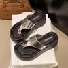 Chanclas de plataforma de verano para mujer para exteriores, para mujeres menudas, nuevo modelo 2026, adecuadas para combinar con faldas, chanclas de playa que aumentan la altura