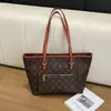 Bolso de Mujer Nuevo Otoño 2025 Moda Estampado Bolso de Mano Tote Bolso de Hombro para Viaje de Mujer Gran Capacidad Nicho Europeo y Americano
