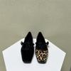 Zapatos Europeos para Mujer 2026 Primavera Nuevo Estilo Zapatos Planos de Correa Única con Pelo de Caballo Estampado de Leopardo Punta Cuadrada Boca Baja Planos para Mujer