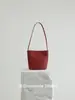 Bolso Cubo para Mujer Bolso de Hombro Cruzado Gama Alta Nicho Piel de Vaca de Primera Capa Portátil para Viajes Bolso de Axila Bolso Tote