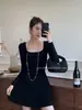 Nuevo diseño de otoño estilo coreano, ceñido suave a la cintura, vestido de punto adelgazante, vestido corto dulce y elegante de nicho