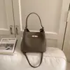 Bolso Cubo Cesta de Verduras de Diseño Exclusivo para Mujer, Estilo Nuevo para el Trabajo y los Viajes Diarios, Bolso de Mano de Moda con Hebilla de Cierre, Bolso de Hombro y Cruzado