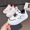 Sapatos Brancos para Primavera e Outono para Crianças Pequenas, Sapatos de Bebê, Tênis Infantis, Novo Modelo 2025 para Meninos, Sapatos Casuais Antiderrapantes para Meninas, Sola Macia