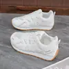 Marca Sapatos de Enfermeira Verão Respirável Trabalho Sapatos Brancos 2026 Novo Deslocamento Sapatos Femininos Versátil Esportivo Casual Sapatos Mulher