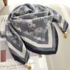 Pañuelo Cuadrado con Hebilla Magnética 65 Pañuelo Pequeño de Seda Pañuelo Pequeño para Protección de Cuello de Primavera y Otoño Pañuelo Pequeño para Mujer Sensación de Alta Gama Estilo Coreano Elegante Combinable Pañuelo de Seda para Mujer