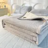 Conjunto de Cama Espesso de Veludo Leite de Inverno Três Peças Lençóis de Cama Acolchoados com Forro de Cristal em Ambos os Lados Protetor de Tatami Roupa de Cama