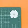 Moda Lentejuela Flor Colorida Bordado Perla Flor DIY Tejido a Mano Ropa Zapatos y Sombreros Bolsas Materiales Venta al por Mayor