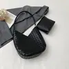 Bolsa Tejida de Gran Capacidad Transfronteriza para Mujer Modelo Nuevo 2026 Versátil Bolso de Hombro o Axila para Viajes Diarios Bolso Tipo Cubo Pequeño para Salidas