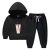 Conjunto de Suéter con Capucha para Niños Otoño e Invierno 2023 Estilo Occidental Nuevo para Niños Medianos y Grandes Ropa de Invierno Gruesa y Cálida con Forro de Felpa
