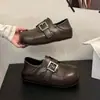 Zapatos Birkenstock de cuero estilo británico con hebilla para mujer, nuevo modelo de otoño 2026, zapatos de una sola pieza de suela gruesa que aumentan la altura, de doble uso, con corte profundo para uso en exteriores