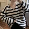 Outono e Inverno Novo Solto Combina com Tudo Estilo Preguiçoso Pulôver Top Tricotado Suéter de Gola Listrado Simples Preto e Branco Estilo Coreano para Mulheres