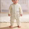 26 Mono de Bebé Estilo Primavera y Otoño, Felpa Suave, Engrosado, Sin Costuras, Bordado de Dibujos Animados 3D, Traje de Gateo para Bebé de Manga Larga, Monos